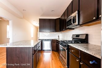 1521-23 W. Irving Park Rd. 3-4 Beds Apartment for Rent
