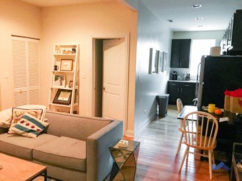 2102 N. Damen Ave. 1-3 Beds Apartment for Rent - Photo Gallery 4
