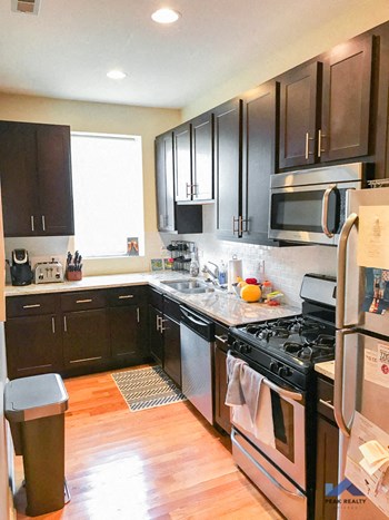 2102 N. Damen Ave. 1-3 Beds Apartment for Rent - Photo Gallery 2