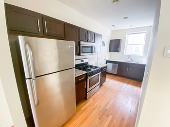 4128-34 W. Addison St. 2-3 Beds Apartment for Rent - Photo Gallery 2