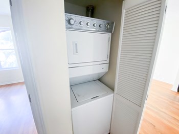 4128-34 W. Addison St. 2-3 Beds Apartment for Rent - Photo Gallery 4