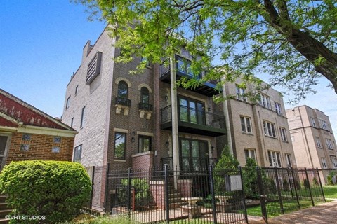 6318 albany west rogers park