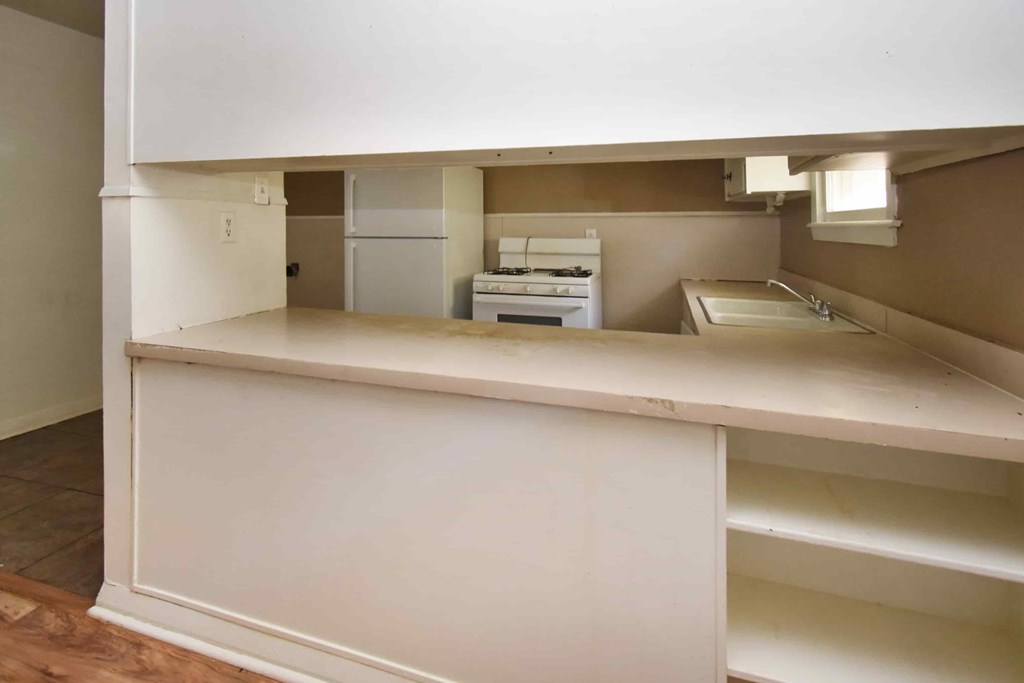 5920 R Cole Rd 2 Beds House for Rent - Photo Gallery 3