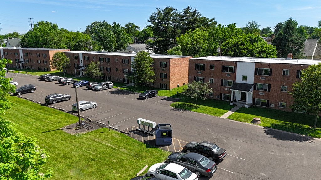 Meadowbrook Apartments