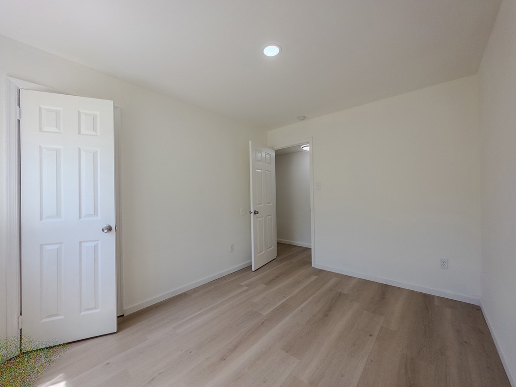 Meadowbrook Apartments