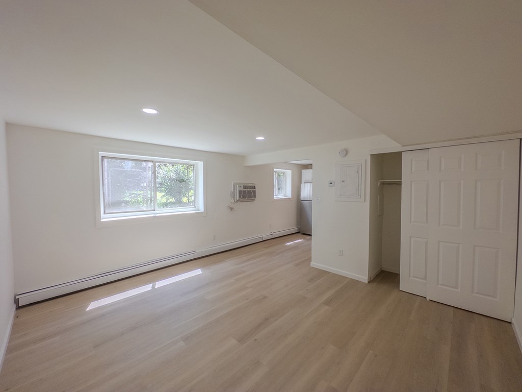 Meadowbrook Apartments