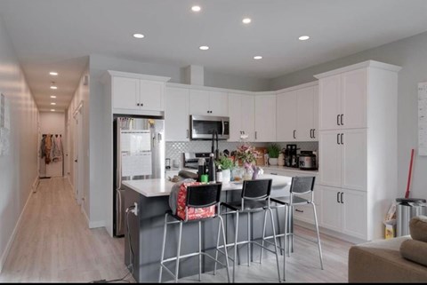 2810 16 Ave SE 3 Beds Apartment for Rent