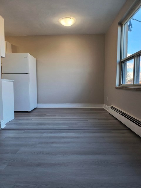 19 Iroquois Street(N3S 6N8) 1-2 Beds Apartment for Rent - Photo Gallery 16