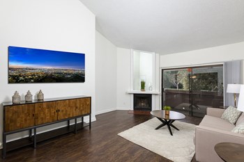 Warner Pines living room