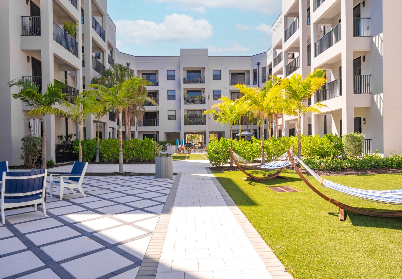 West End At City Walk