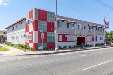 1156 W. Exposition Blvd 1-2 Beds Apartment for Rent Photo Gallery 1