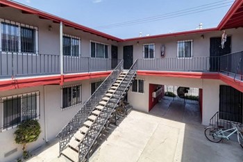 1156 W. Exposition Blvd 1-2 Beds Apartment, Student for Rent - Photo Gallery 3
