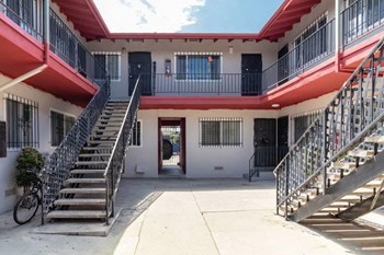 1156 W. Exposition Blvd 1-2 Beds Apartment, Student for Rent - Photo Gallery 4