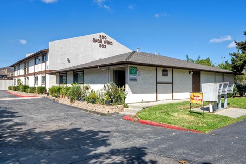 360/362 West San Marcos Blvd 2 Beds Apartment for Rent