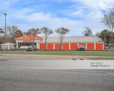 Storage Units for Rent available at 2201 2Nd Loop Road, Florence, SC 29501