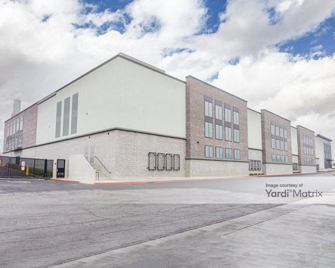 Storage Units for Rent available at 3177 California Avenue, Signal Hill, CA 90755