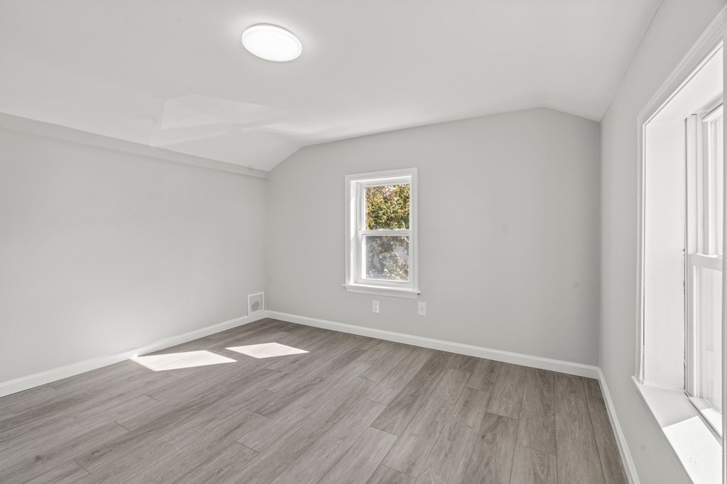 16 Berkley Road 2 Beds House for Rent - Photo Gallery 4