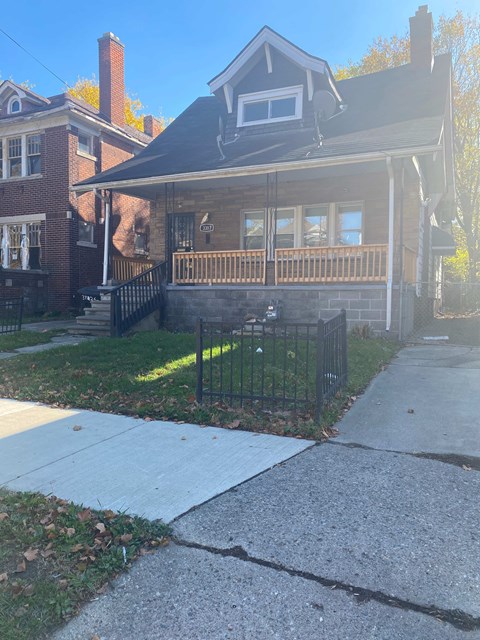 3317 Clairmount 3 Beds Apartment for Rent