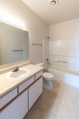 Landmark Apartments bathroom