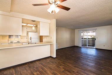 1481 Poplar Drive 2 Beds Apartment for Rent - Photo Gallery 1