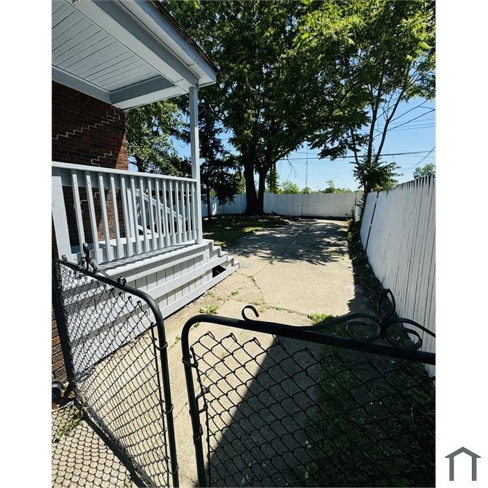 13932 Roselawn 5 Beds House for Rent - Photo Gallery 22