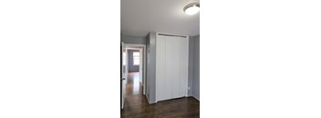 4/1 1240 sqft