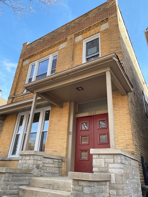3829 N Marshfield Ave 2-3 Beds Apartment for Rent