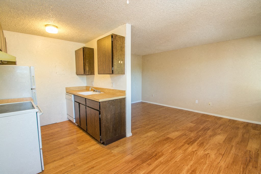 3161 Madison Avenue P218 Kitchen and Dining Area