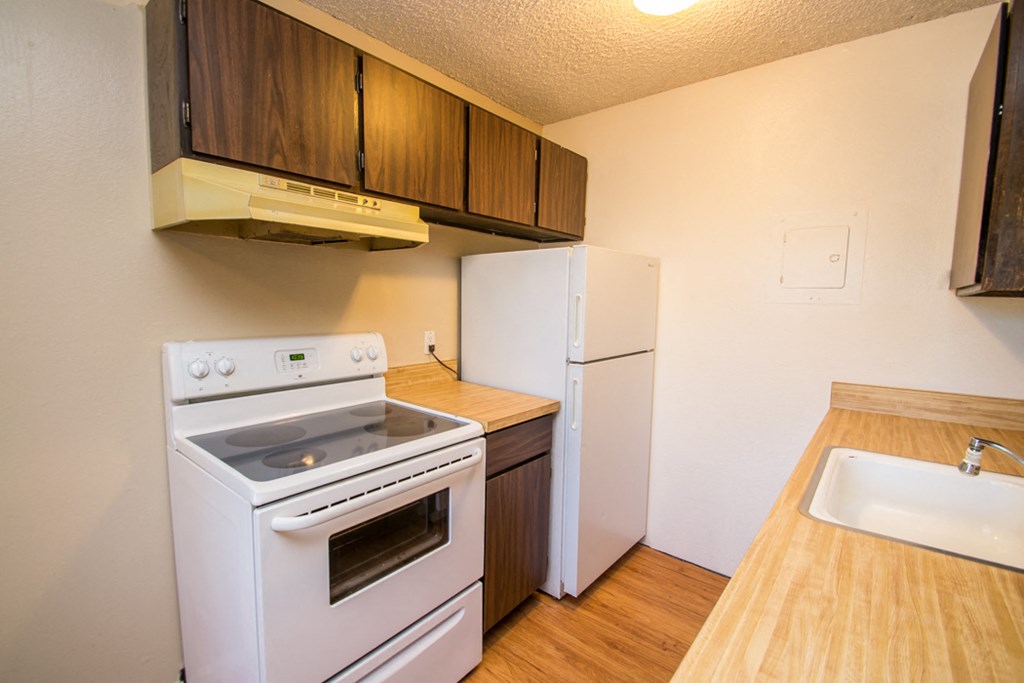 3161 Madison Avenue P218 Kitchen