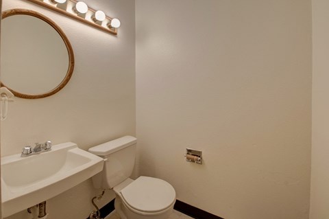 3161 Madison Avenue R115 Bathroom