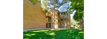 3393 Madison Ave W130