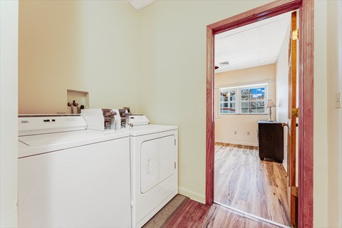 1389 University Ave 1-3 Beds Apartment for Rent - Photo Gallery 34