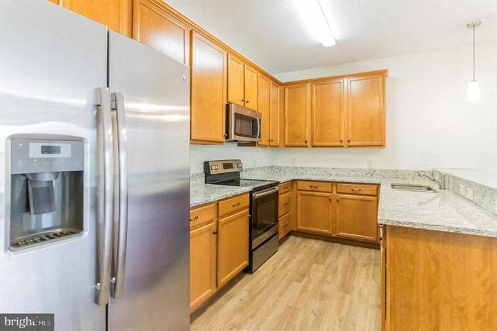 11 Davis Rd (Res) Apartments