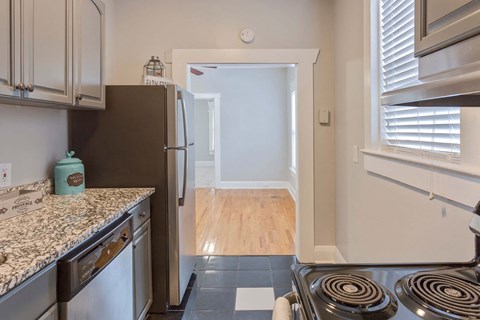 611 W De Leon St 1 Bed Apartment for Rent - Photo Gallery 2