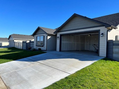 620 Pappys Way 3 Beds Apartment for Rent