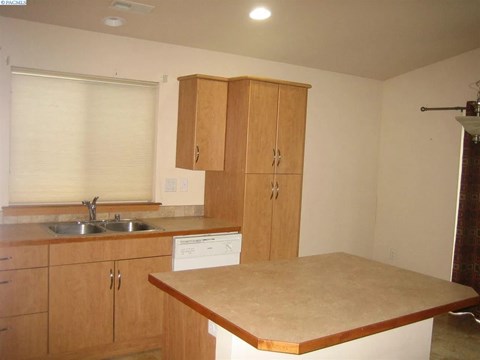 520 Smoketree Place 3 Beds Apartment for Rent