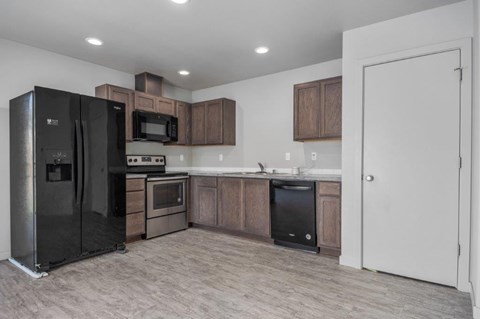 511 Cedar Avenue 2 Beds Apartment for Rent