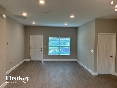 3331 Toledo Ave SW 4 Beds Apartment for Rent