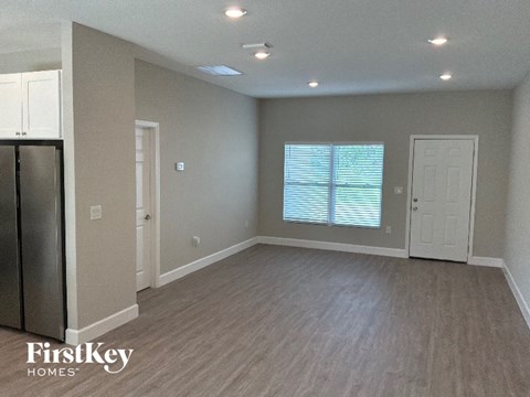 142 Ferguson St SW 4 Beds Apartment for Rent