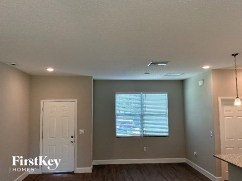 470 San Servando Ave SW 4 Beds Apartment for Rent