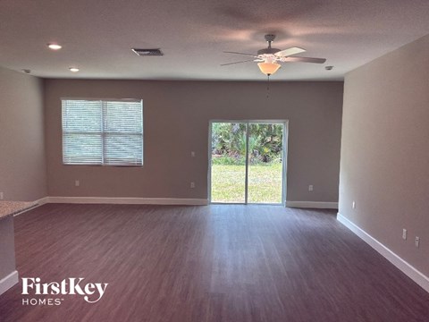 470 San Servando Ave SW 4 Beds Apartment for Rent