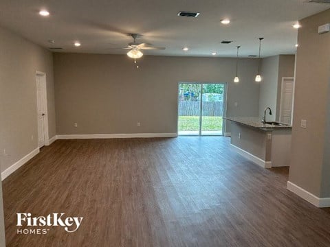 506 White Plains Ave SW 4 Beds Apartment for Rent