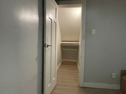 70 Victoria Avenue South Studio Apartment for Rent