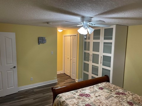 335 Dufferin Street 4 Beds Apartment for Rent