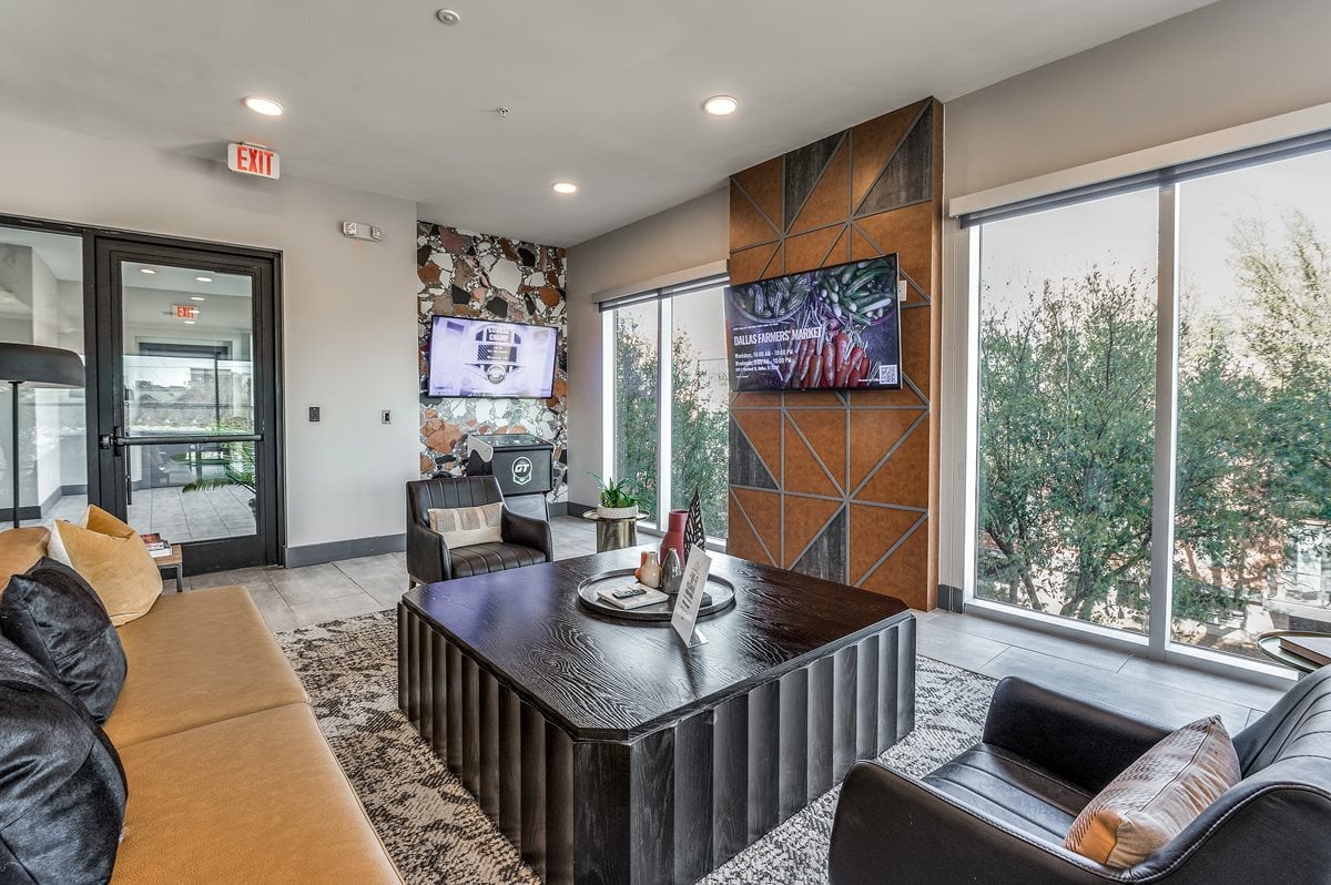 2929 Wycliff Apartments