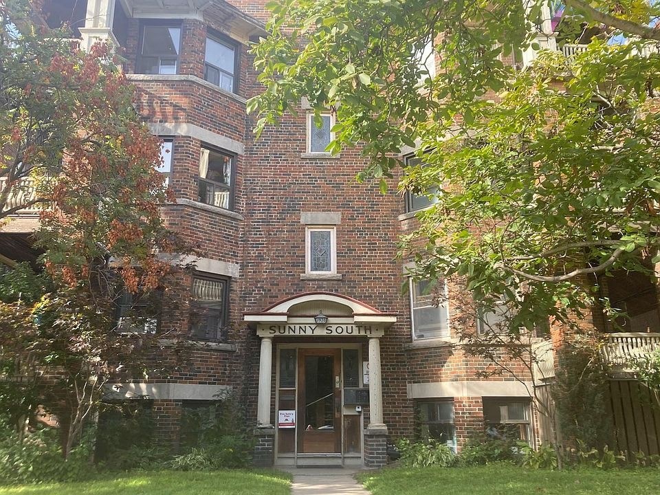 A building with the name Sunny South on it.