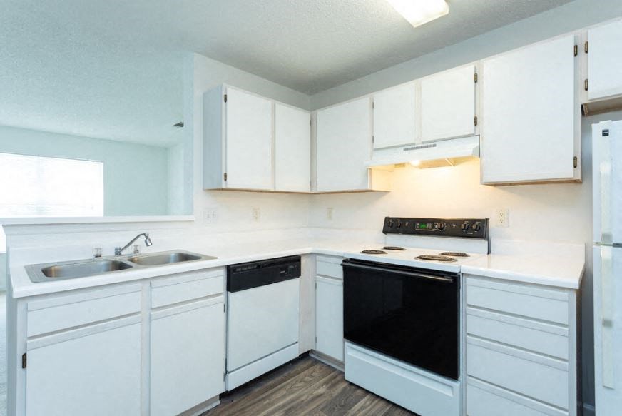 Kitchen at Granville Oaks Apartment Homes, Creedmoor, NC 27522