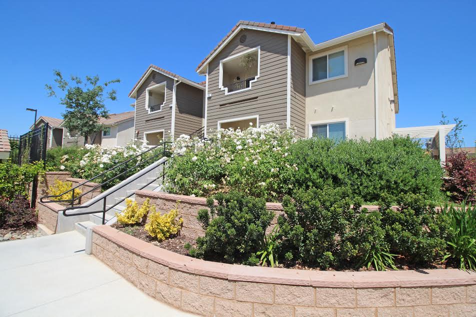 The Oaks at Hackberry | Apartments | Walkway