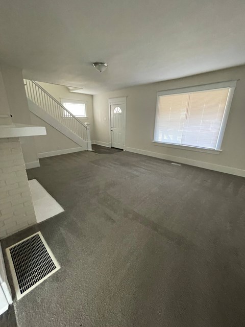 232 South Kenilworth Avenue 3 Beds Apartment for Rent