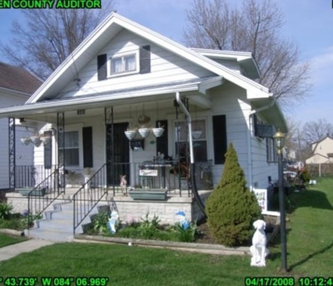 746 Oak Street 3 Beds Apartment for Rent